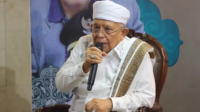 Kiai Haji Syukron Makmun