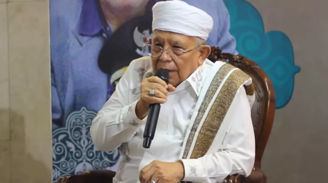 Kiai Haji Syukron Makmun